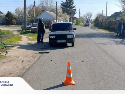 машина на дорозі 22 квітня