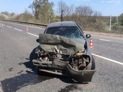 пошкоджене авто унаслідок ДТП