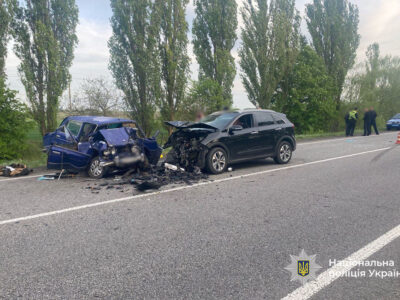 два автомобілі після аварії