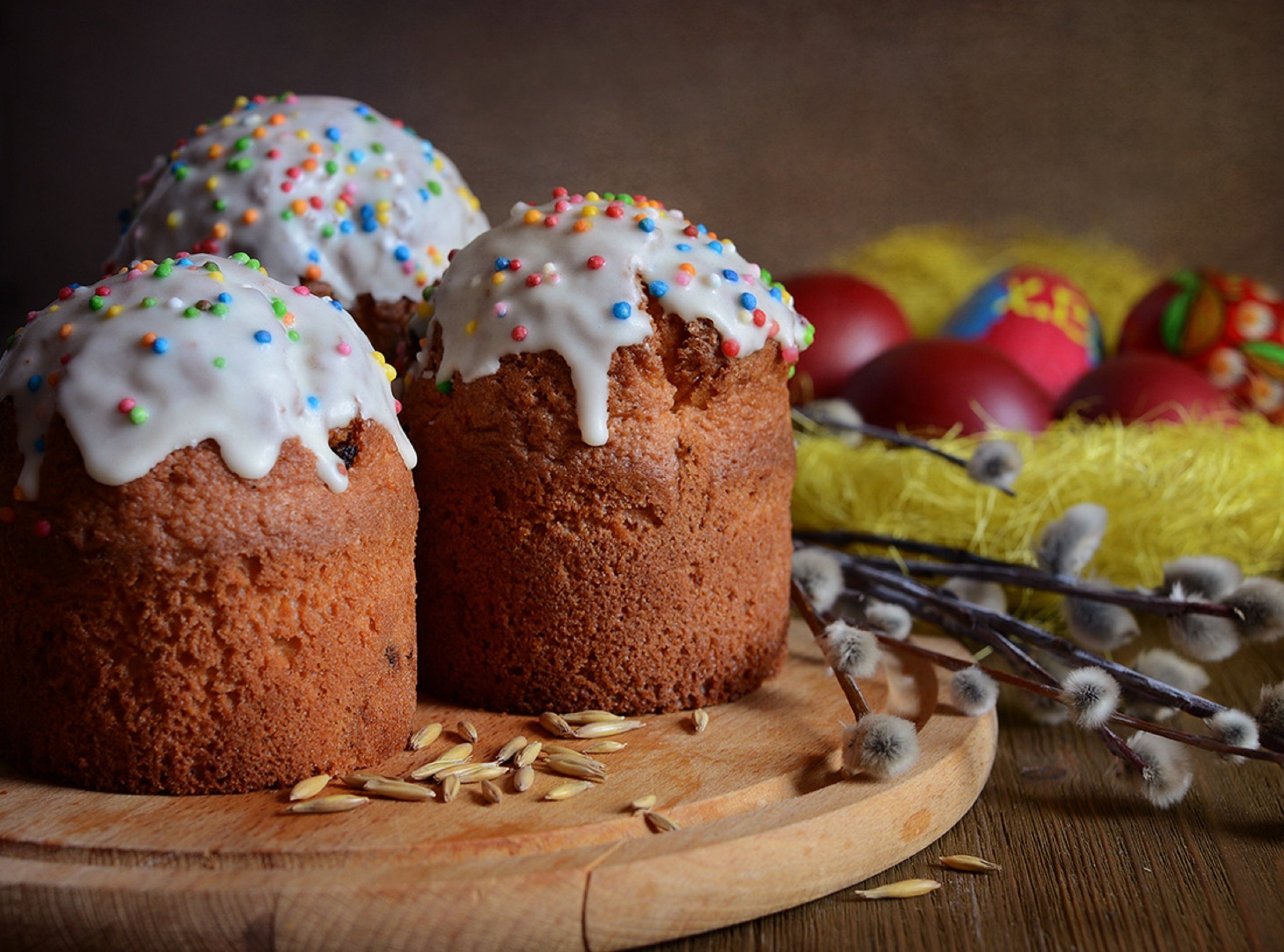 паски на столі