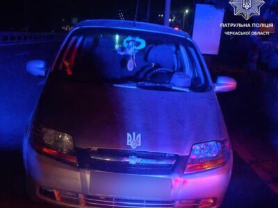 машина вночі