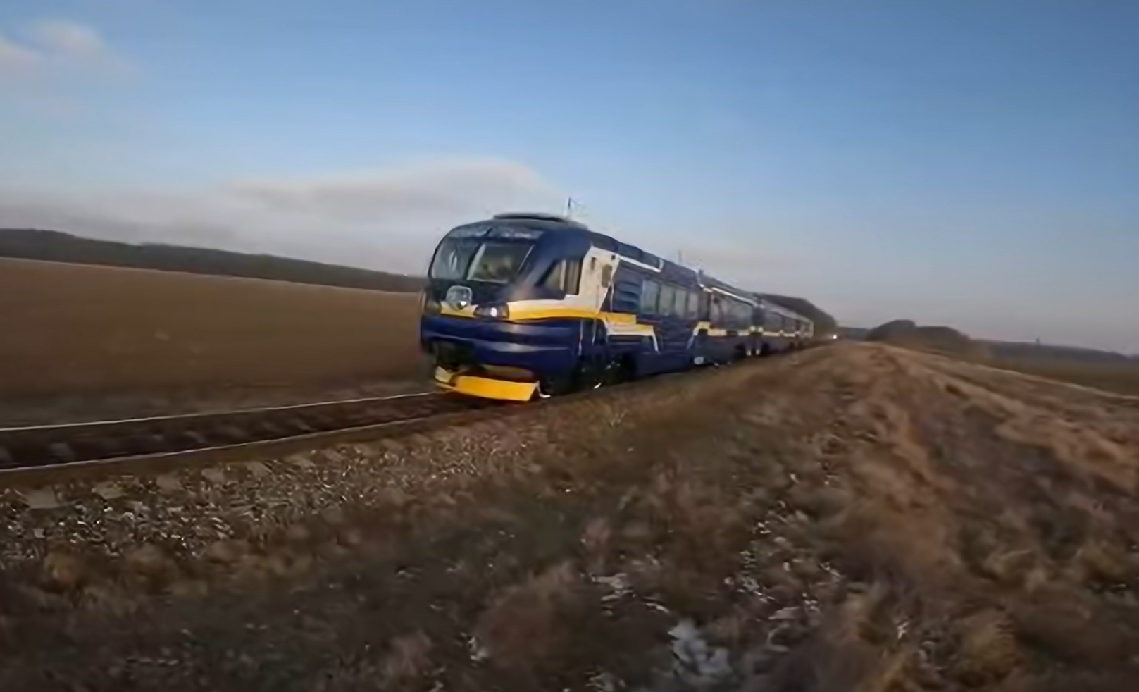 Дизельний поїзд