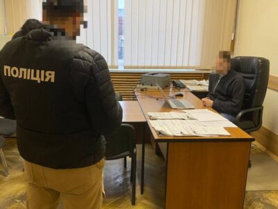 затримання чиновника, який розкрадав кошти