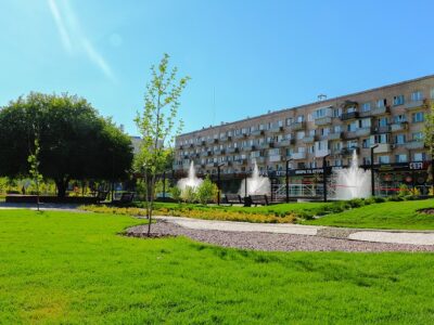 Сквер "Юність"