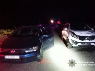 два авто після зіткнення на місці ДТП