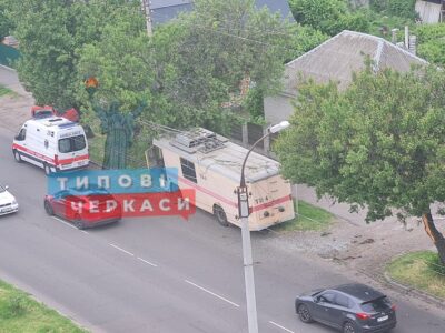 вантажний тролейбус. ДТП