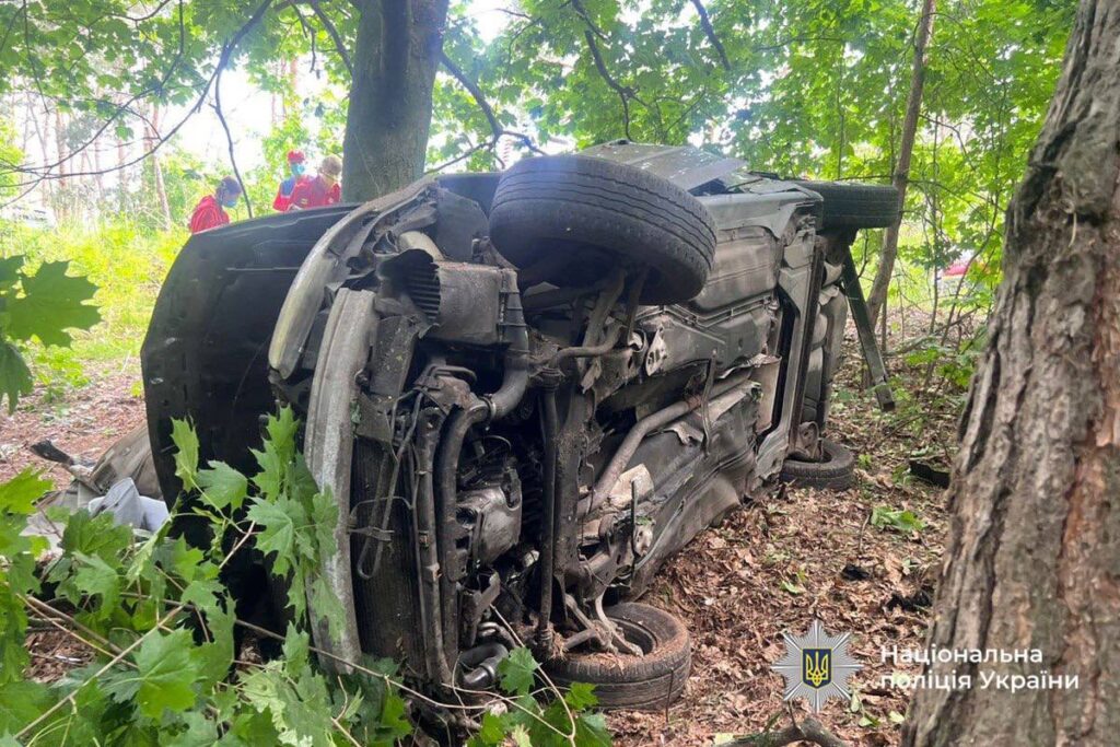 авто перевернулося унаслідок ДТП