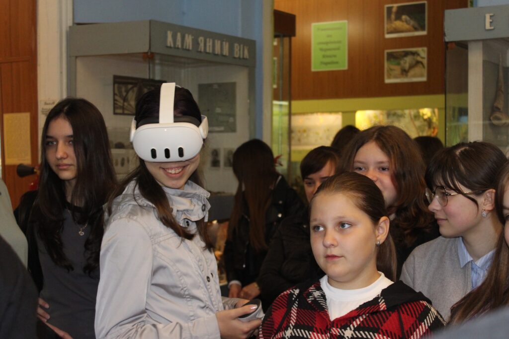 діти в окулярах