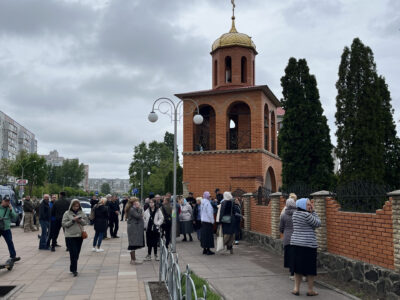 Храм на Митниці переходить до ПЦУ