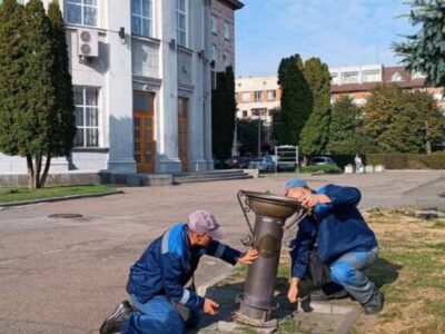 встановлюють питний фонтан