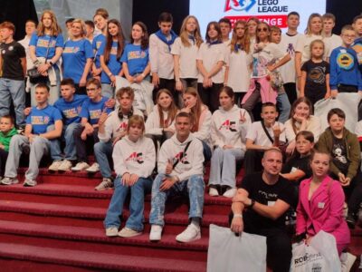 учні, які представляли Черкащину на всеукраїнському фестивалі з робототехніки