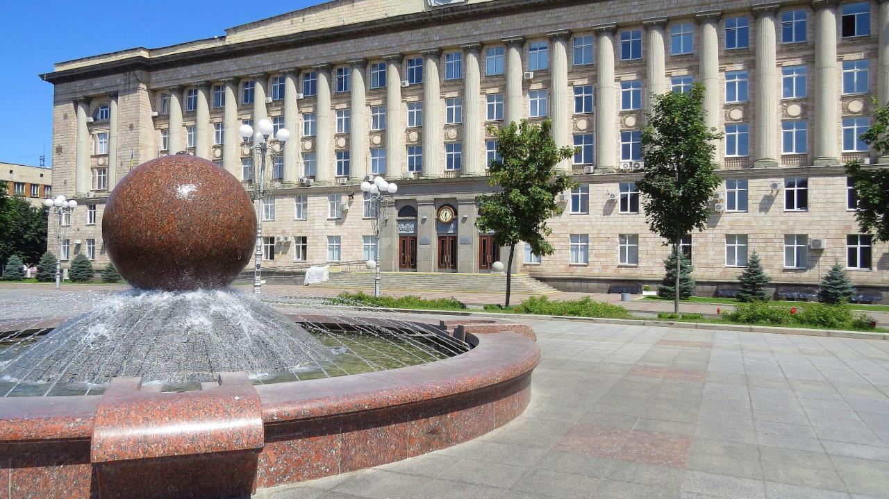 Фонтан біля ОДА в Черкасах