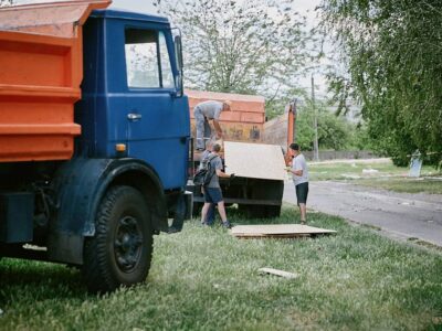 підвозять будматеріали
