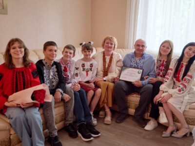 діти та батьки-вихователі