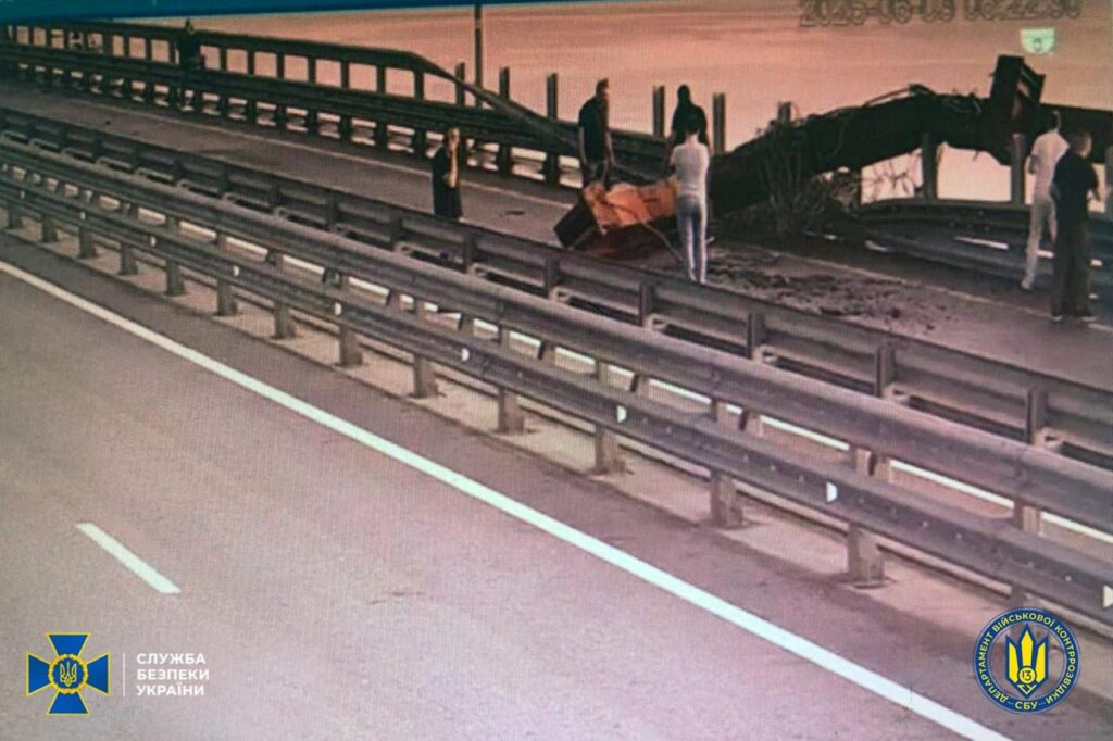 пошкоджений Кримський міст