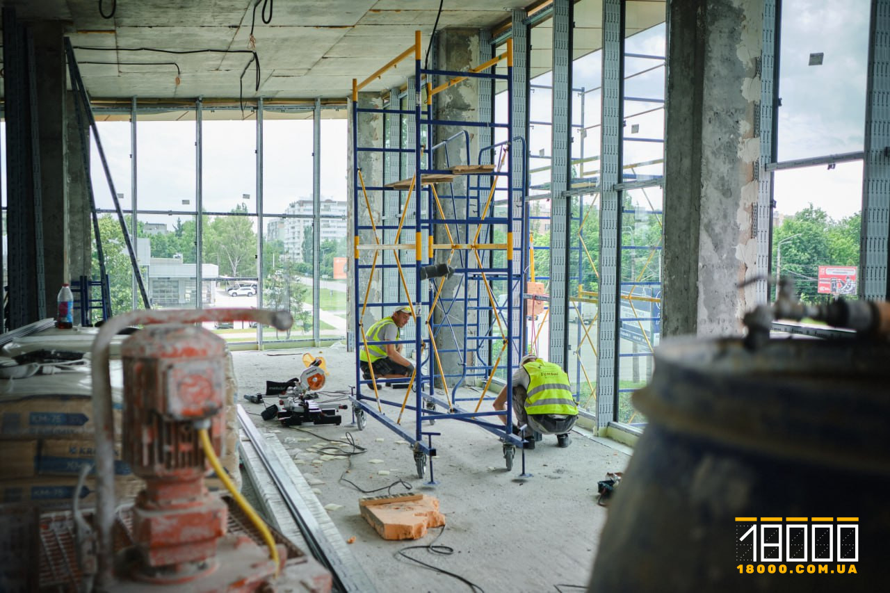 Центр екстренки матиме скляні вікна