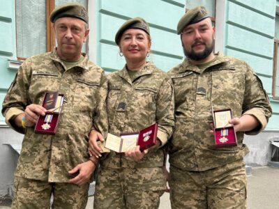 військові з нагородами