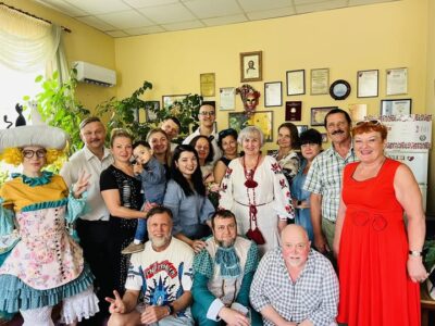 працівники театру ляльок