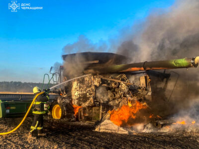 горить комбайн