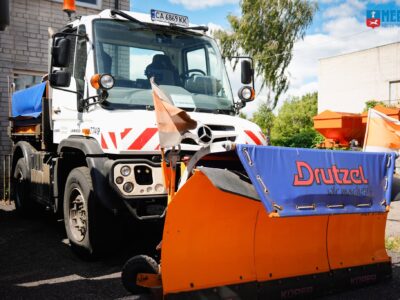 машина для прибирання доріг взимку