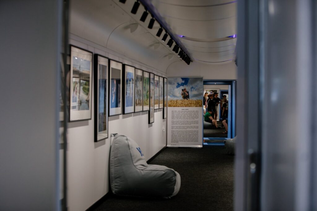 фотовиставка у вагоні