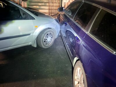 врізалися дві автівки