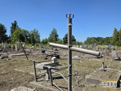 хрест пошкоджений ракетним ударом