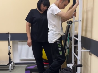 чоловік на драбині