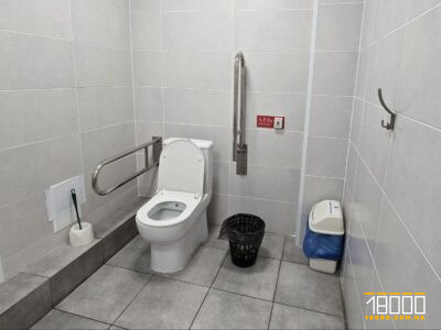 туалет для людей з інвалідністю у черкаській поліклініці №2