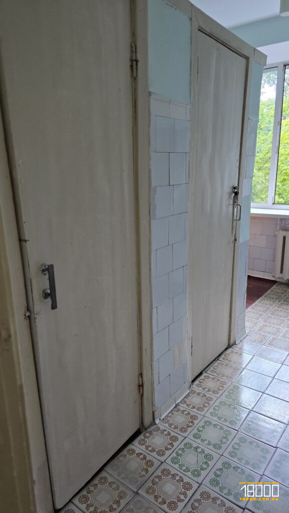 старий туалет у поліклініці №1 у Черкасах