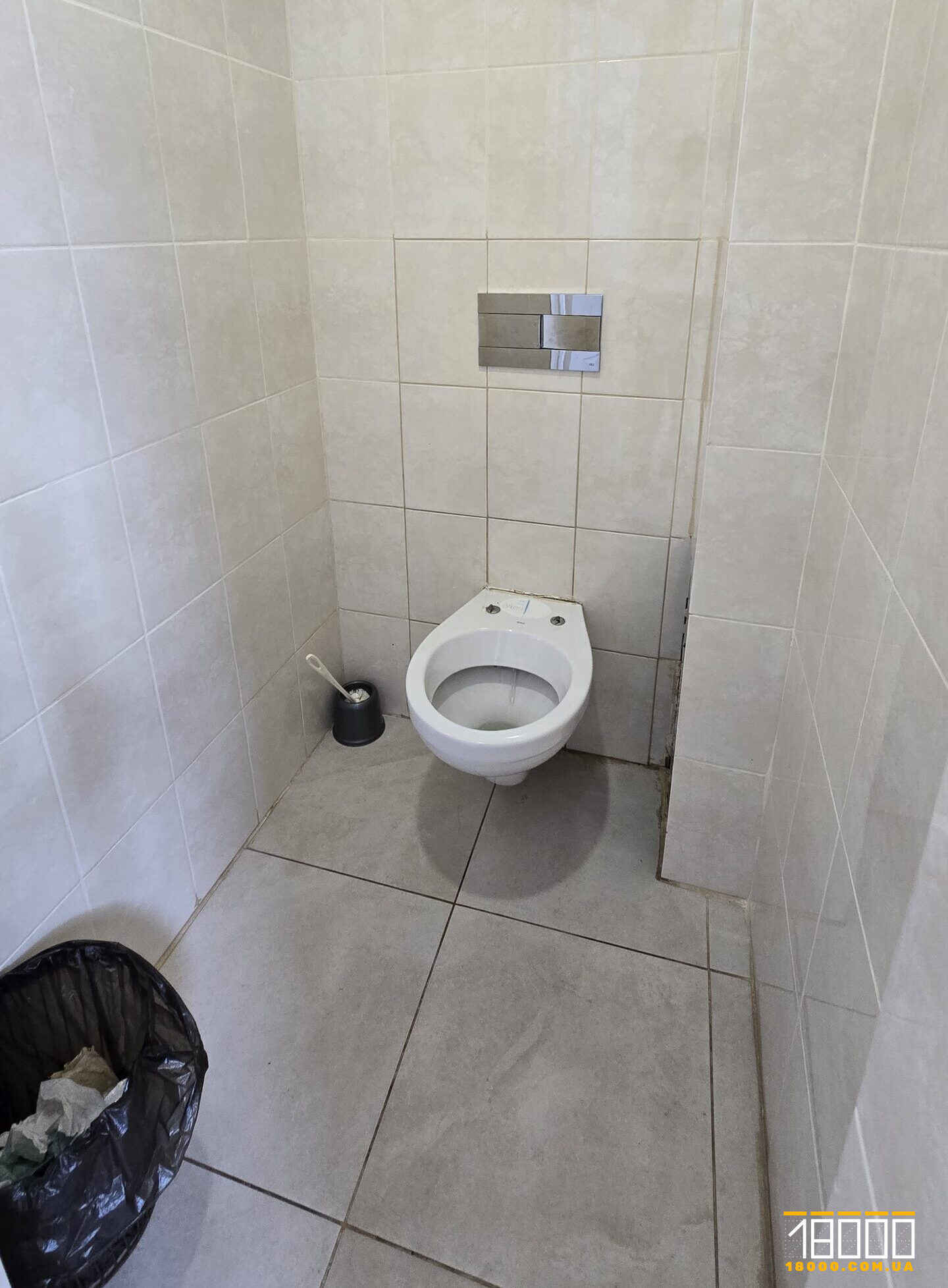 туалет у вбиральні у поліклініці №5