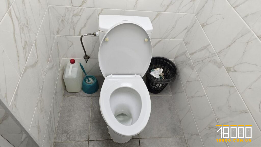 унітаз у поліклініці