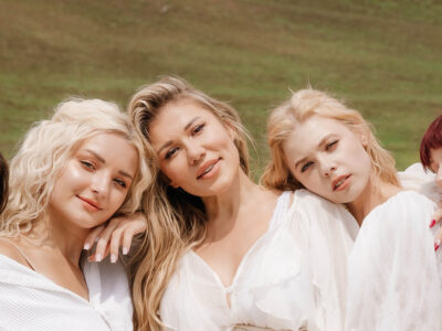 Альона Омаргалієва у кліпі "Сама не своя"