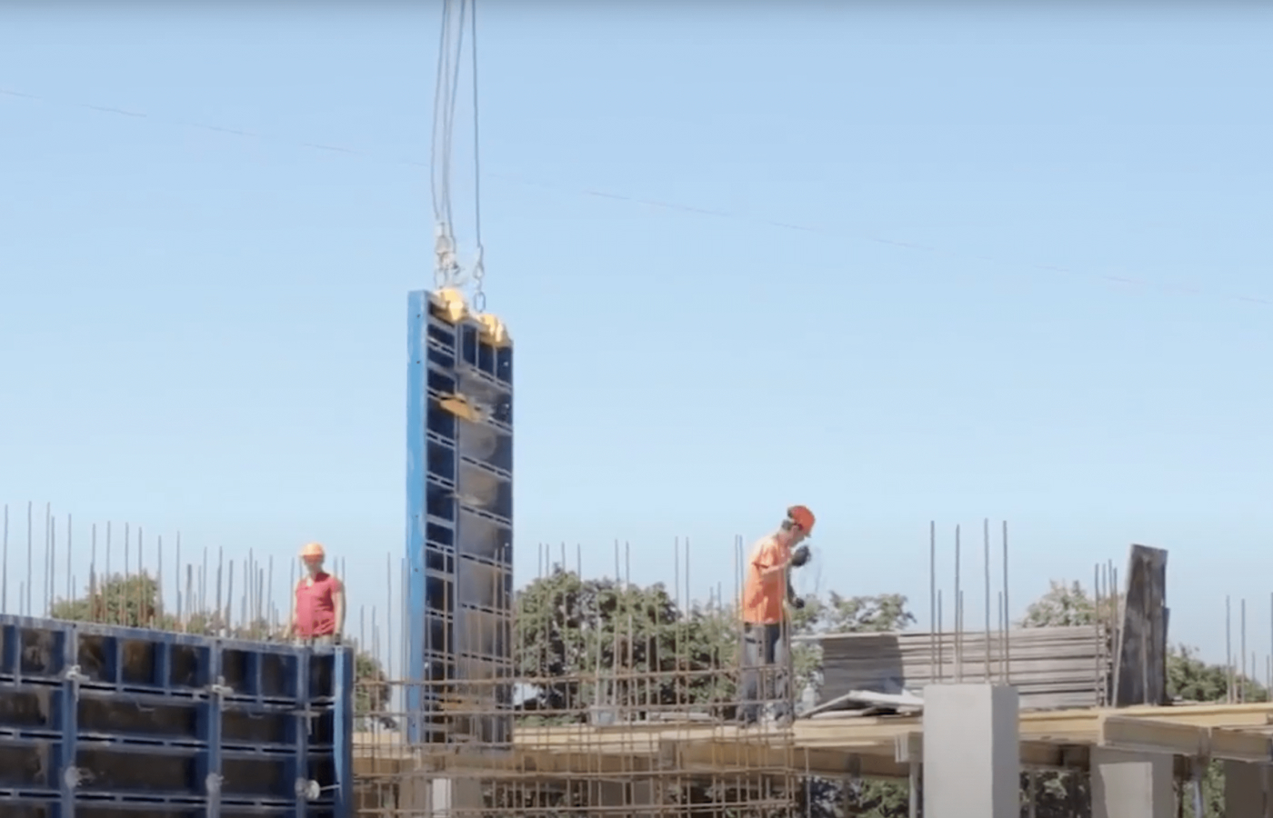 Зведення будинку