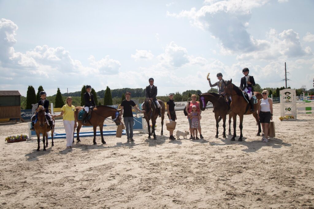 черкащани вершники здобули медалі у змаганнях із кінного спорту