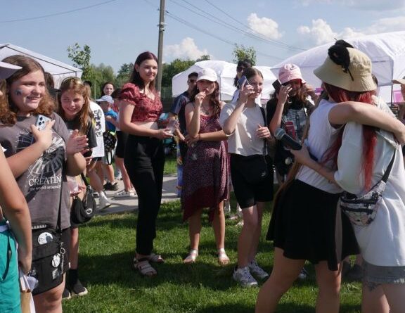 молоді люди