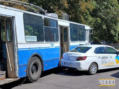 ДТП на ТРЦ "Любава" 12 серпня