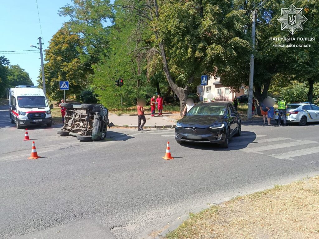 дтп за участі Тесли Черкаси 17 серпня