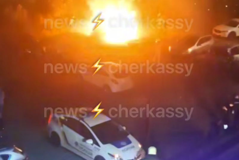 горить авто 25 серпня