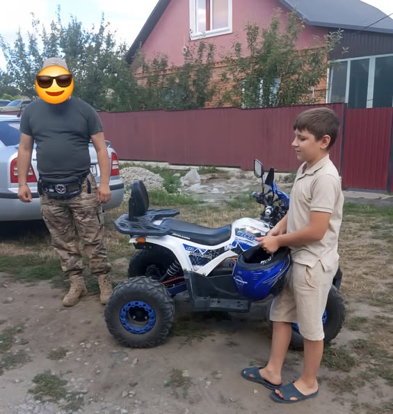 Ілля Собченко передав захисникам квадроцикл 