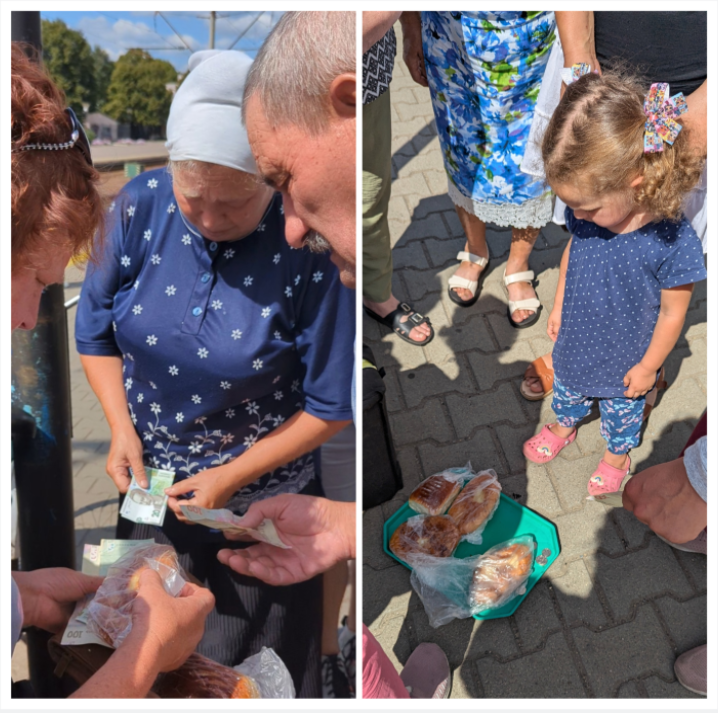 Люди купують пиріжки на пероні в Смілі