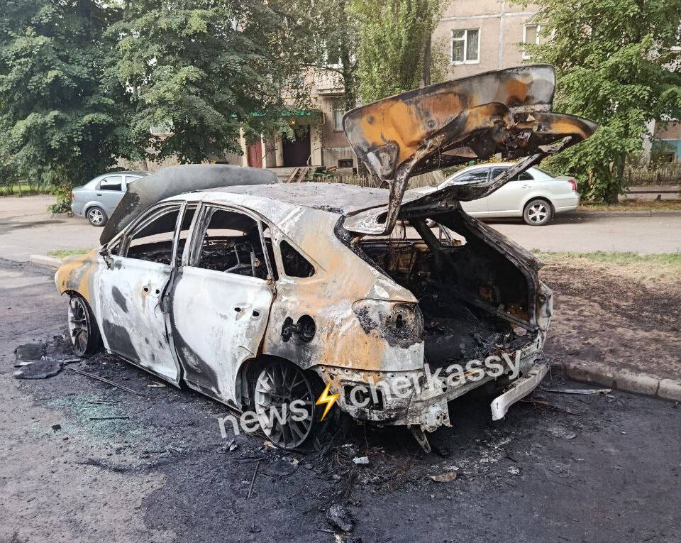 згоріла машина