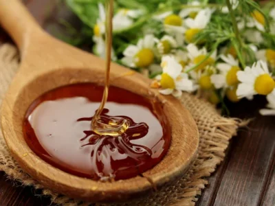 мед, ромашки