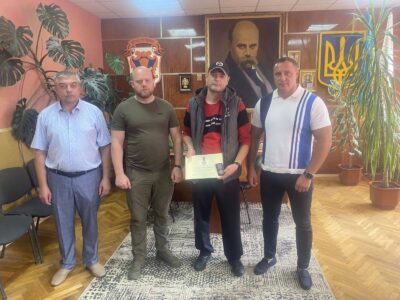 чотири чоловіки