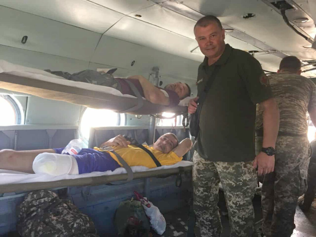 медик в евакуаційному потязі