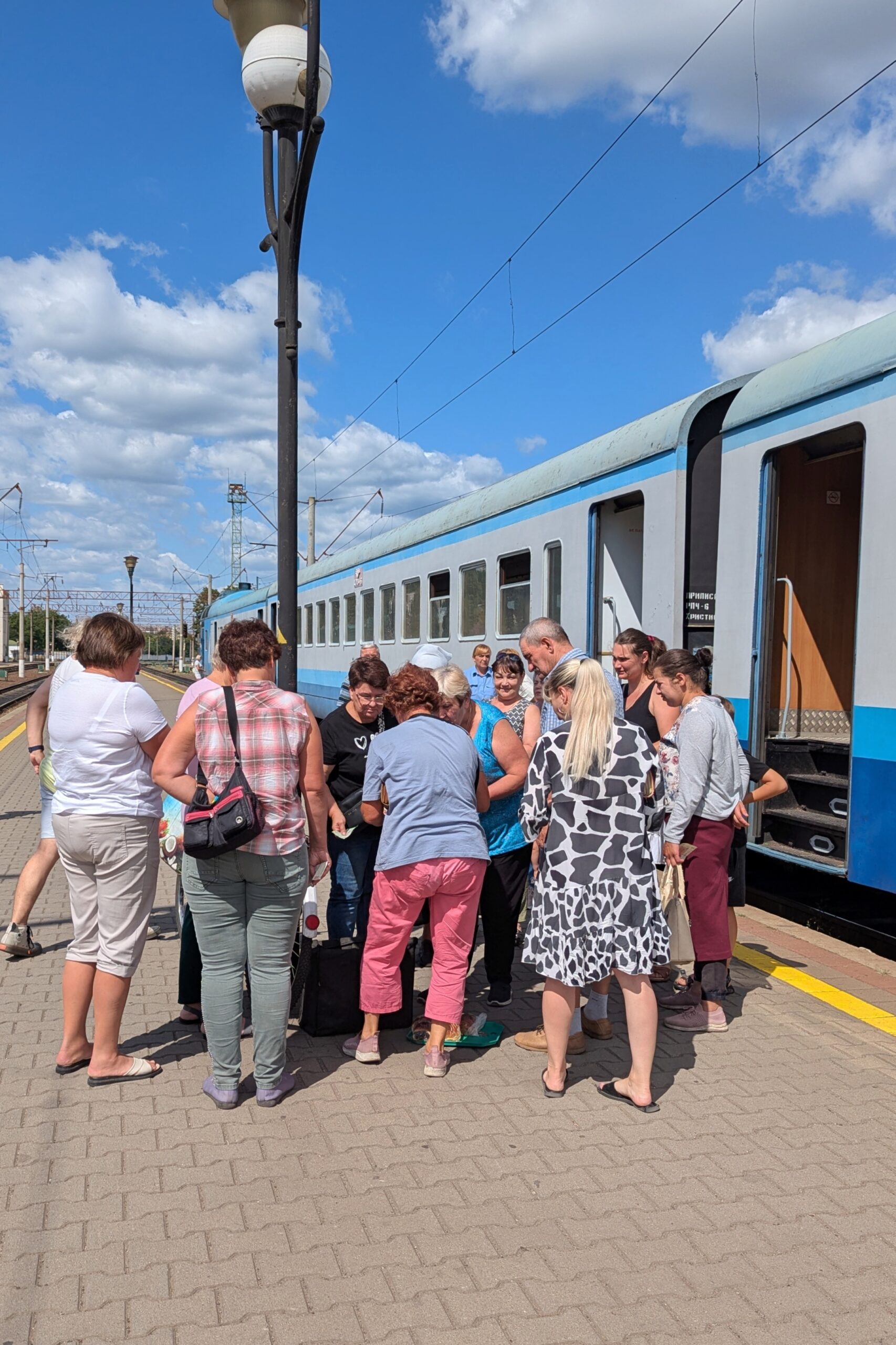 Продаж пиріжків на пероні