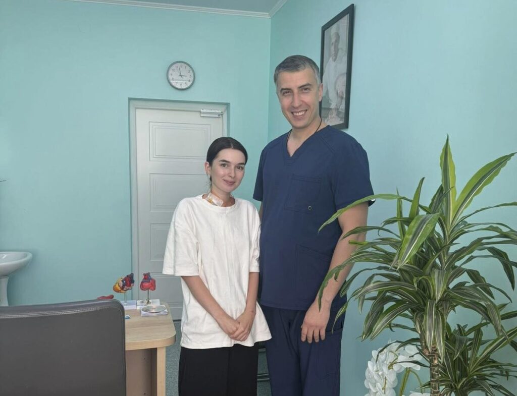 лікар Олег Журба та його пацієнтка