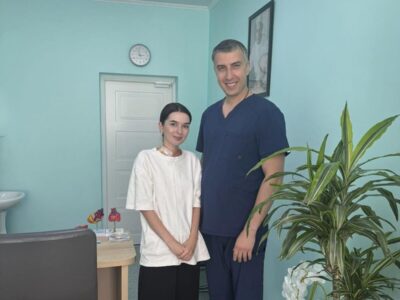 лікар Олег Журба та його пацієнтка