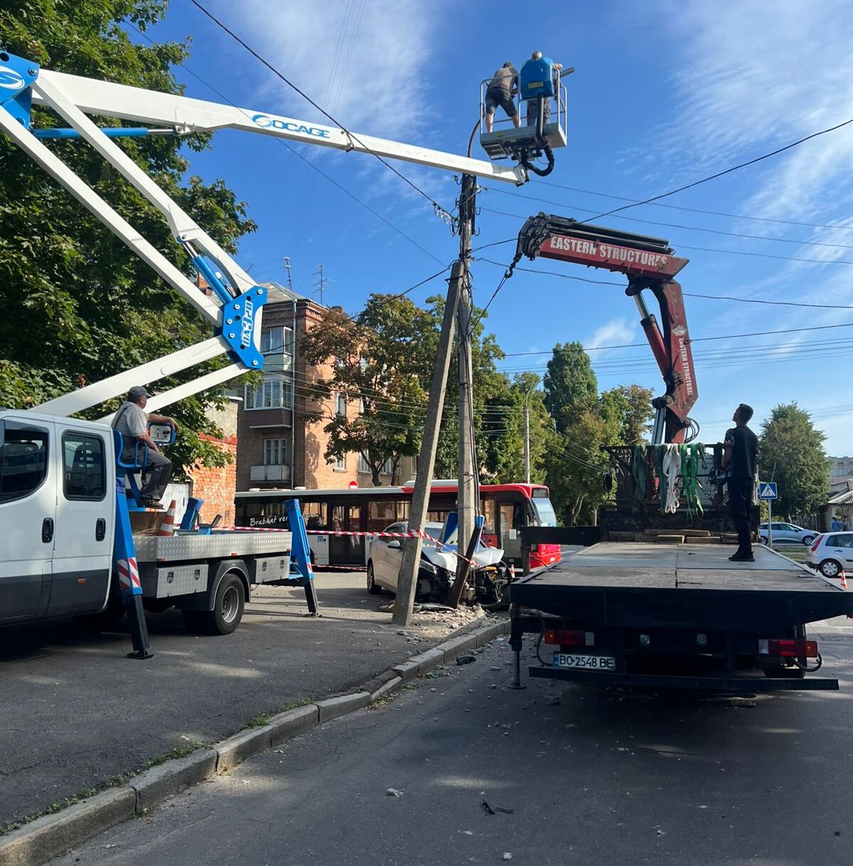 комунальники встановлюють електроопору