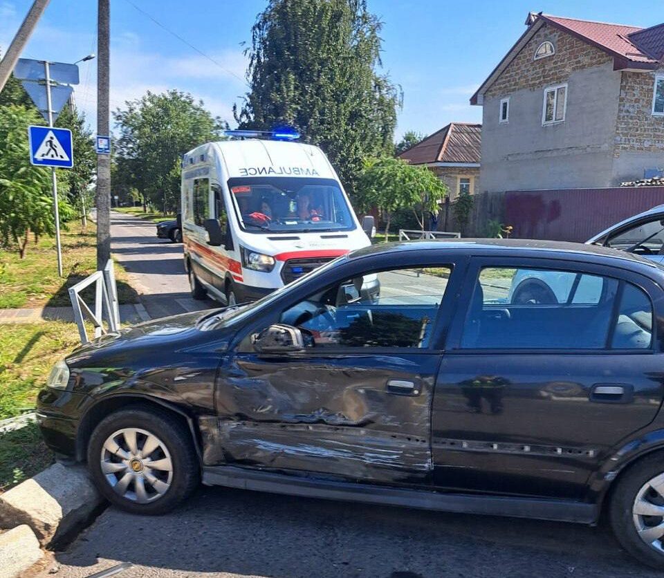 автівка на узбіччі Черкаси 27 серпня